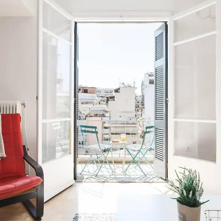 Apartment Bright Flat A Step From Metro Station